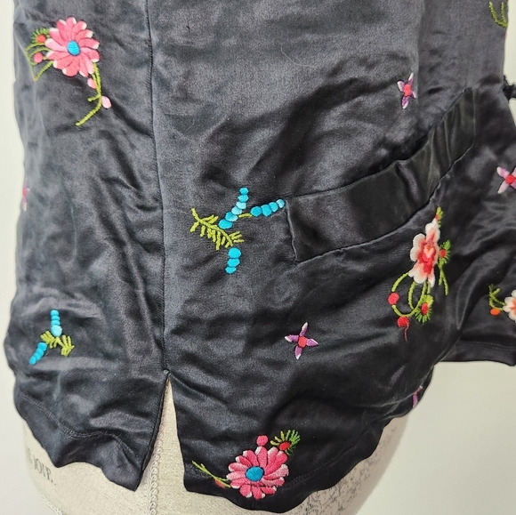 Vintage Embroidered Silk Satin Vest - Picture 9 of 15